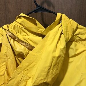 crown & ivy Jackets & Coats - NWOT Yellow Rainjacket crown & ivy Jackets & Coats - NWOT Yellow Rainjacket